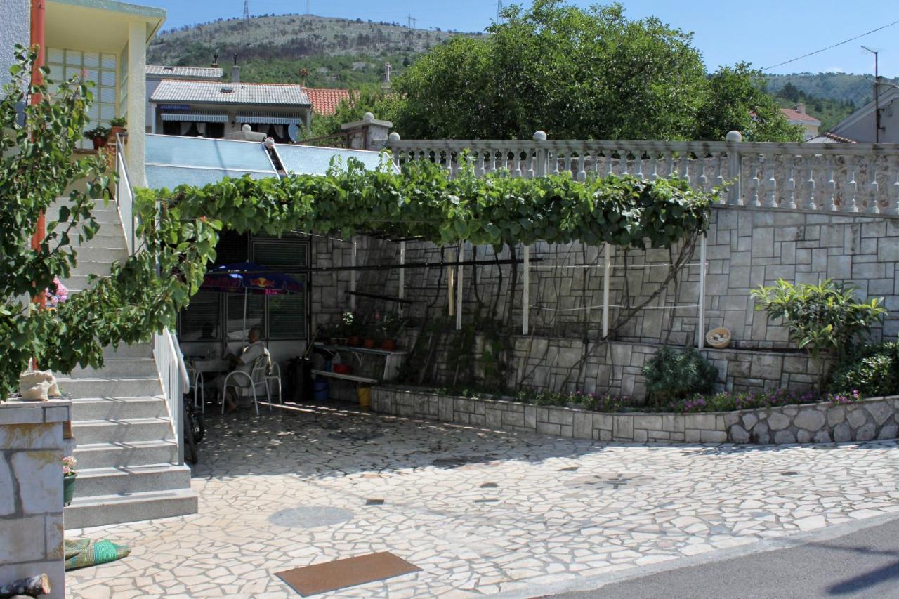 Apartments With A Parking Space Senj - 5572 المظهر الخارجي الصورة