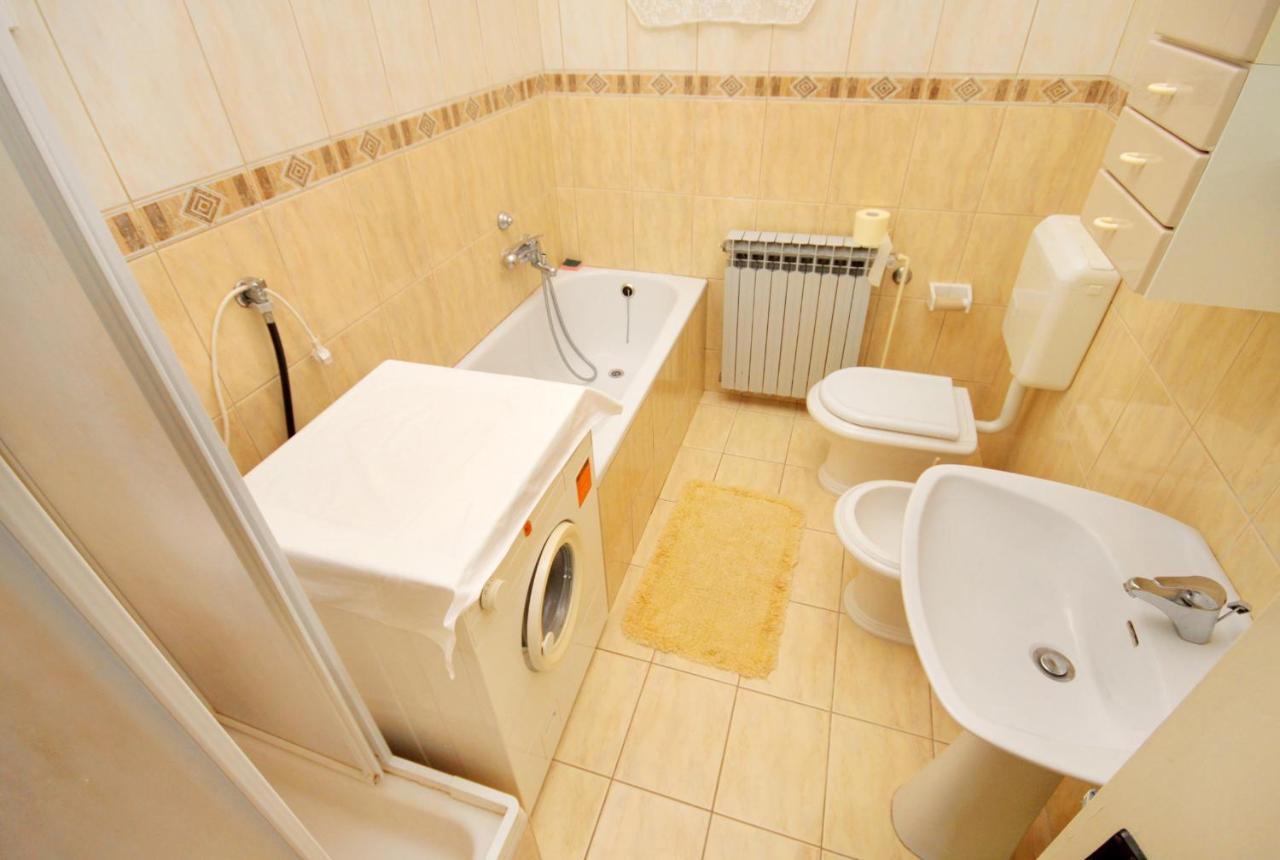 Apartments With A Parking Space Senj - 5572 المظهر الخارجي الصورة